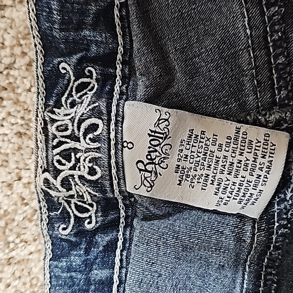 REVOLT SIZE 8 - Picture 3 of 6